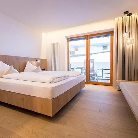 Отель Kronplatz-resort Kristall